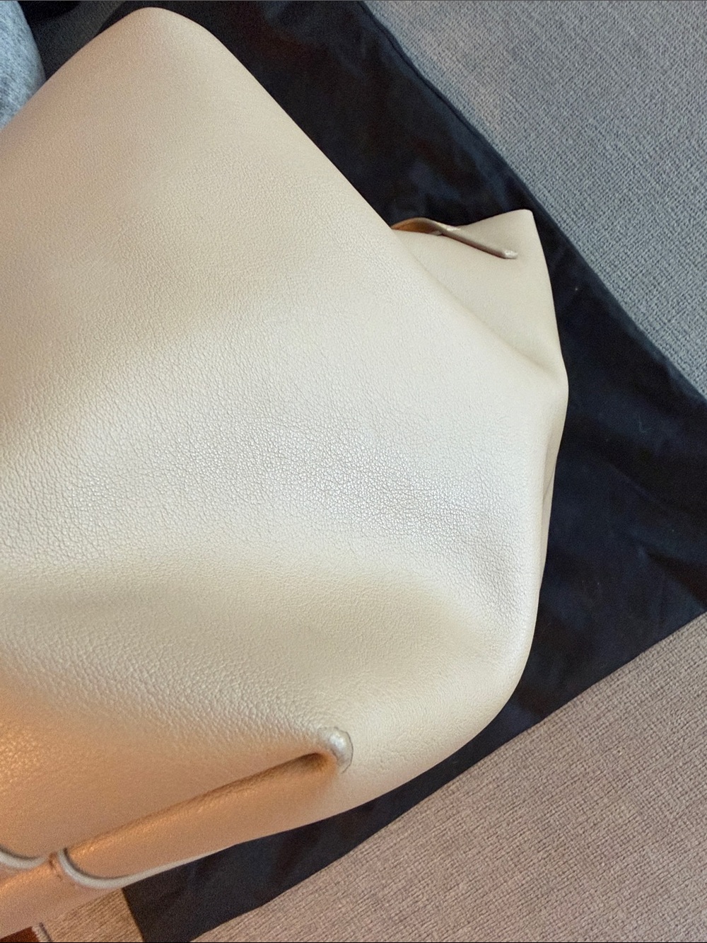 Saint Laurent East West Tote in Brick Leather Taupe - Picture 9 of 10